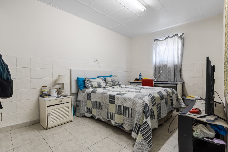 10 Bedroom Property for Sale in Observatory Western Cape